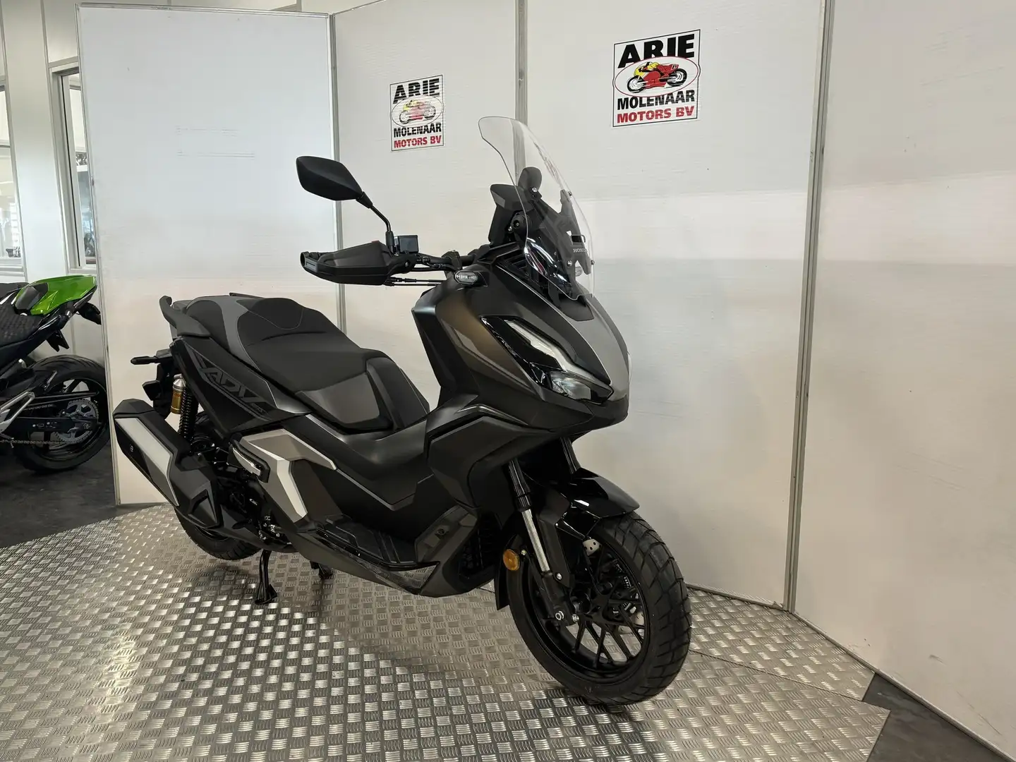 Honda ADV 350 Nero - 2