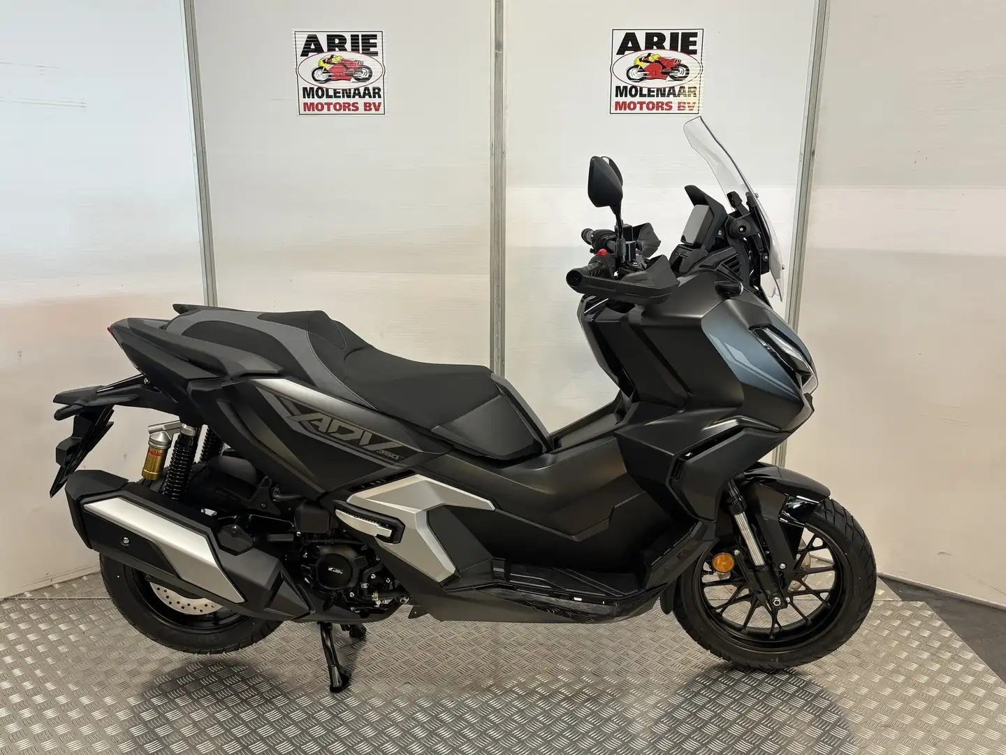 Honda ADV 350 Nero - 1