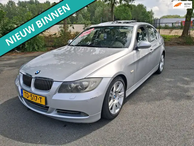 BMW 325 3-serie 325i Dynamic Executive LEUKE AUTO RIJDT EN
