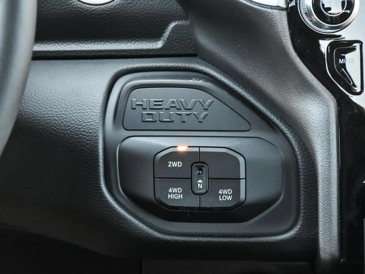 RAM 3500 снимка RAM 3500