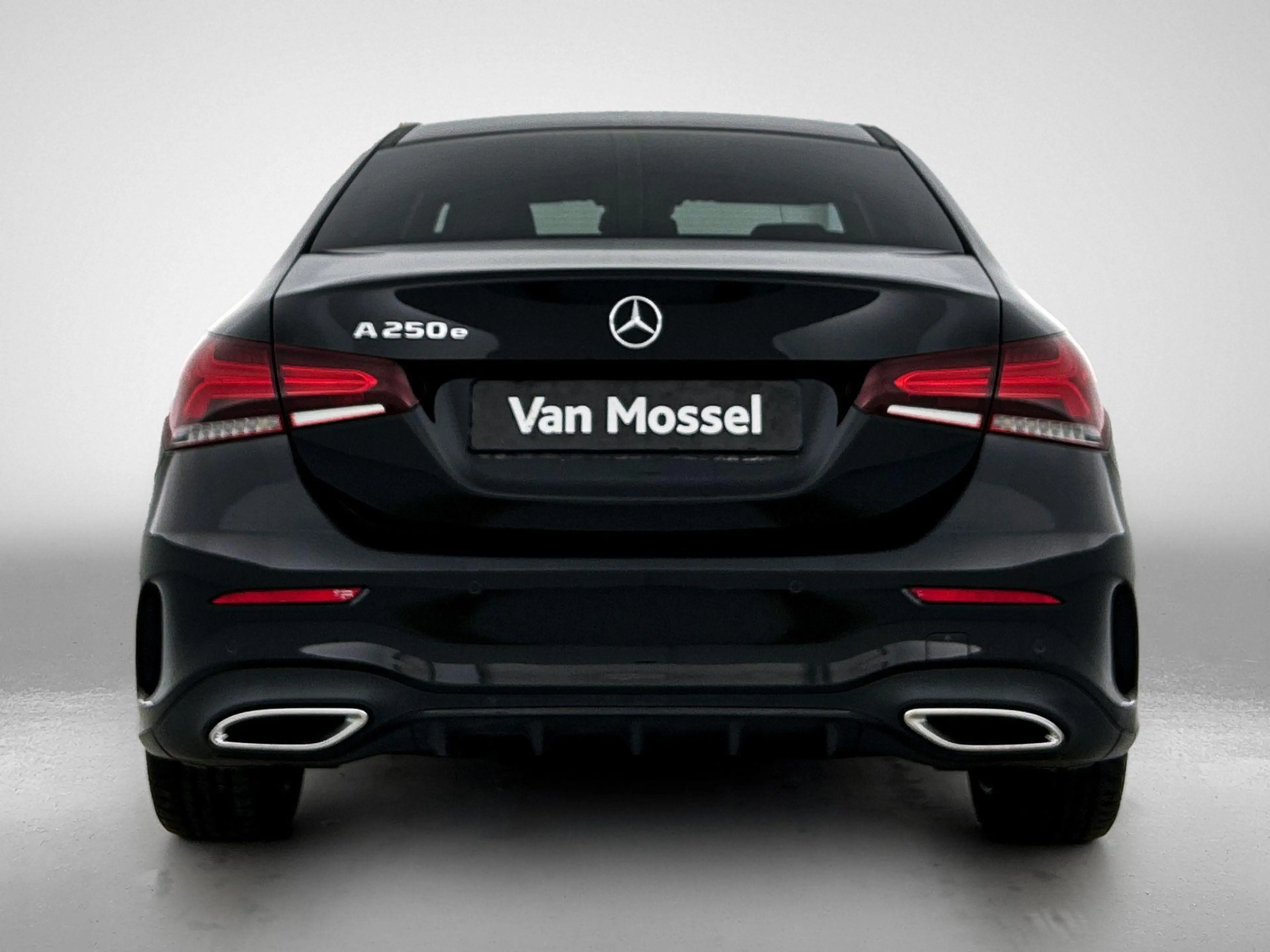 Mercedes-Benz A 250 e AMG Line | SOH 97,4% | AUTOMAAT | NAVIGATIE | ST — photo 3