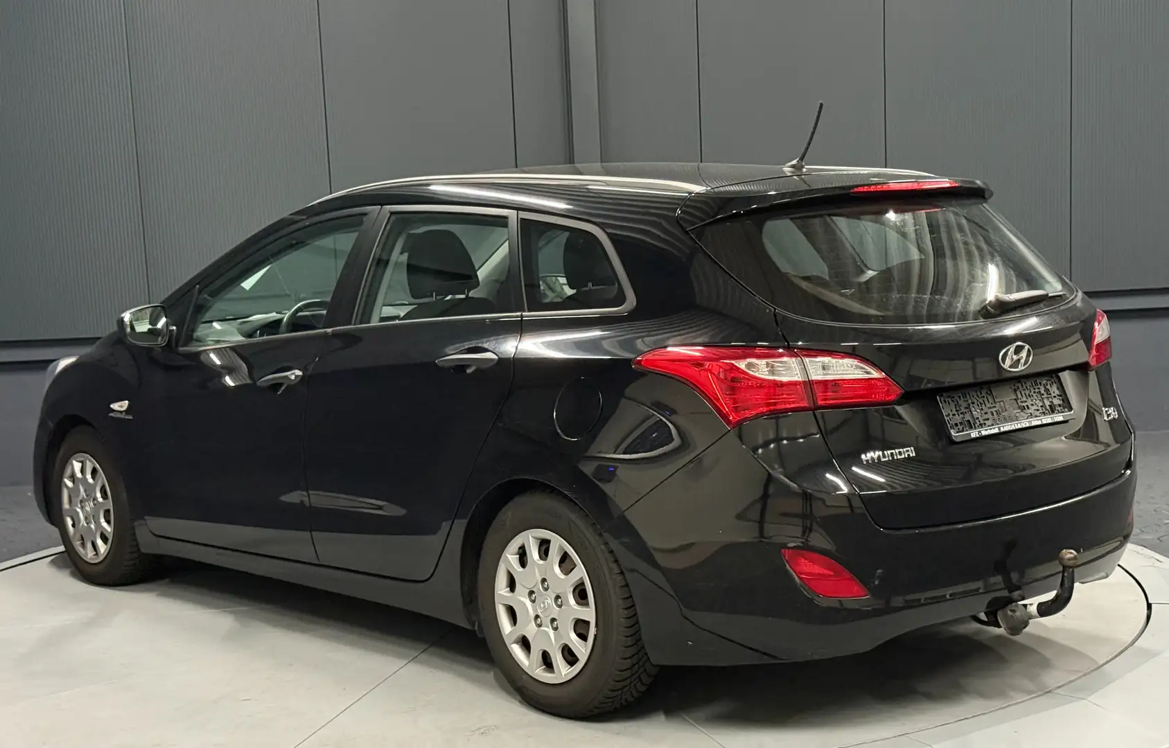 Hyundai i30 cw Classic *AHK*KLIMA*1.HAND* Negro - 2