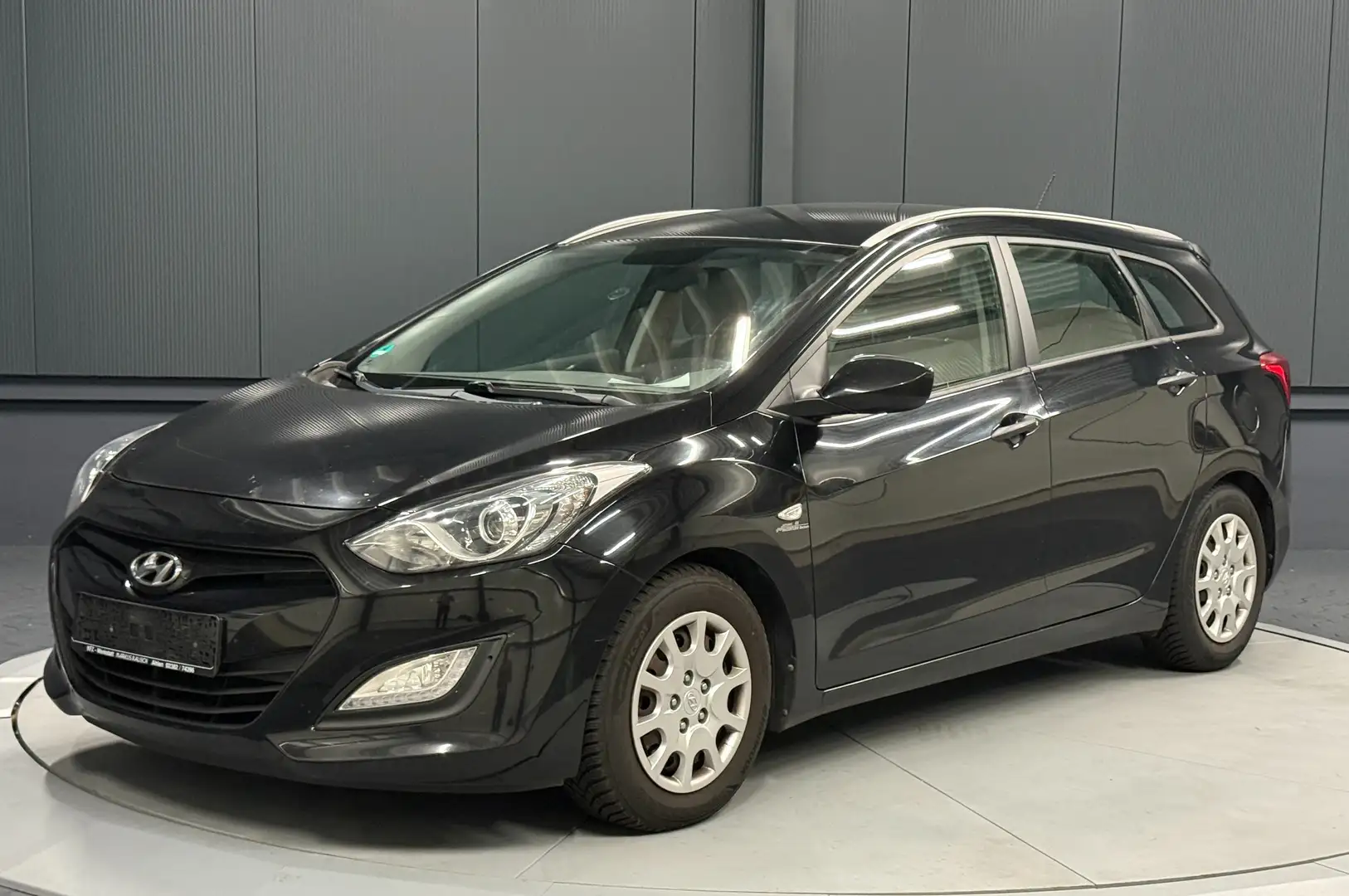 Hyundai i30 cw Classic *AHK*KLIMA*1.HAND* Negro - 1
