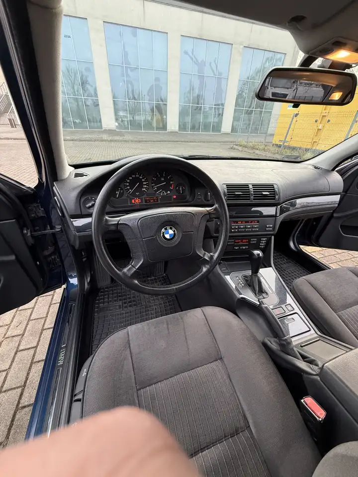 BMW 528i, foto 6