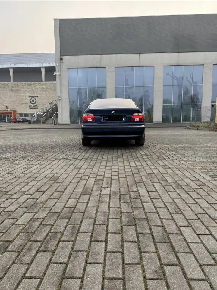BMW 528i, foto 2