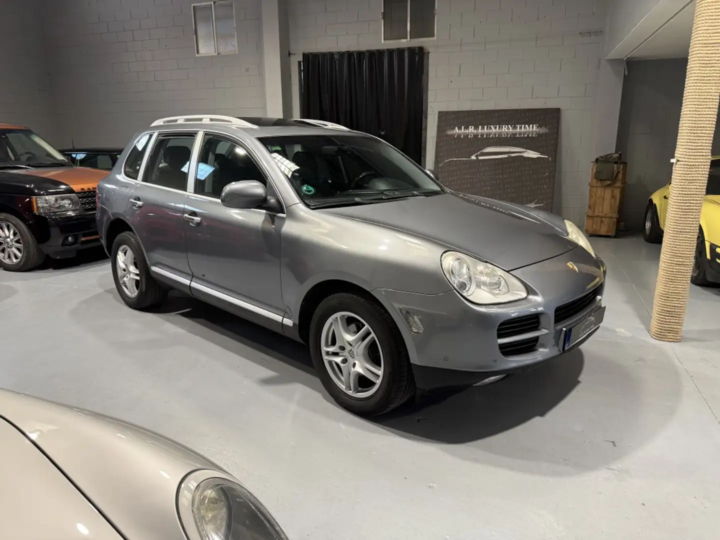 Porsche Cayenne Todoterreno Automático de 5 Puertas Gris - 1