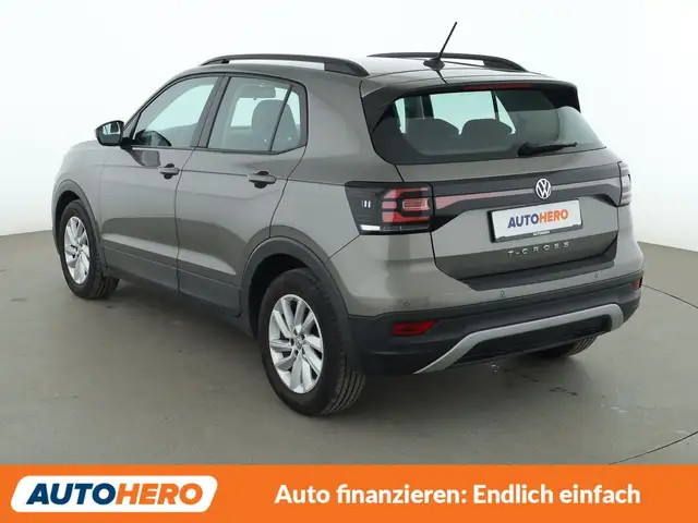 Volkswagen T-Cross view 4