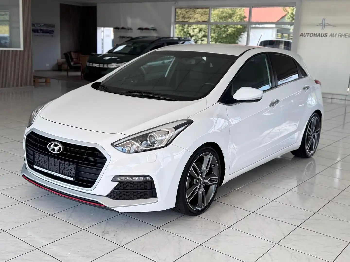 Hyundai i30 Turbo+Scheckheft+8-fach+Navi+Leder+Keyless-GO Blanco - 2