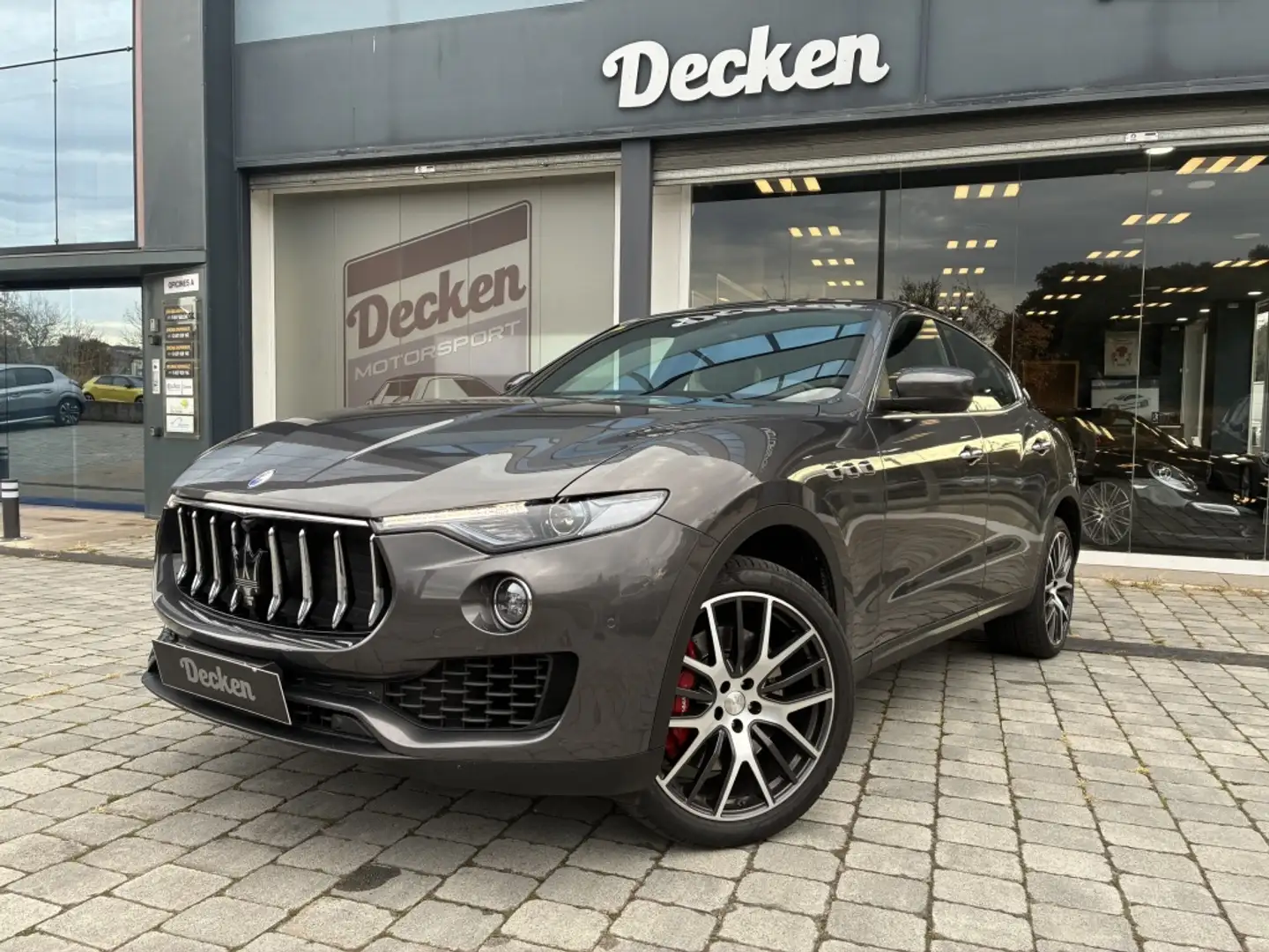 Maserati Levante 430 S Aut. Gris - 1