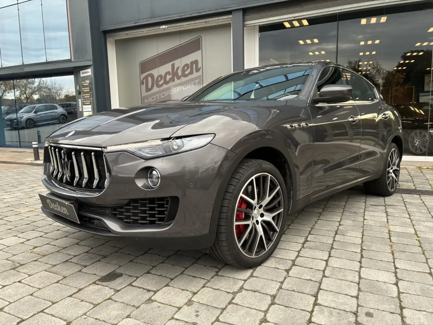 Maserati Levante 430 S Aut. Gris - 2