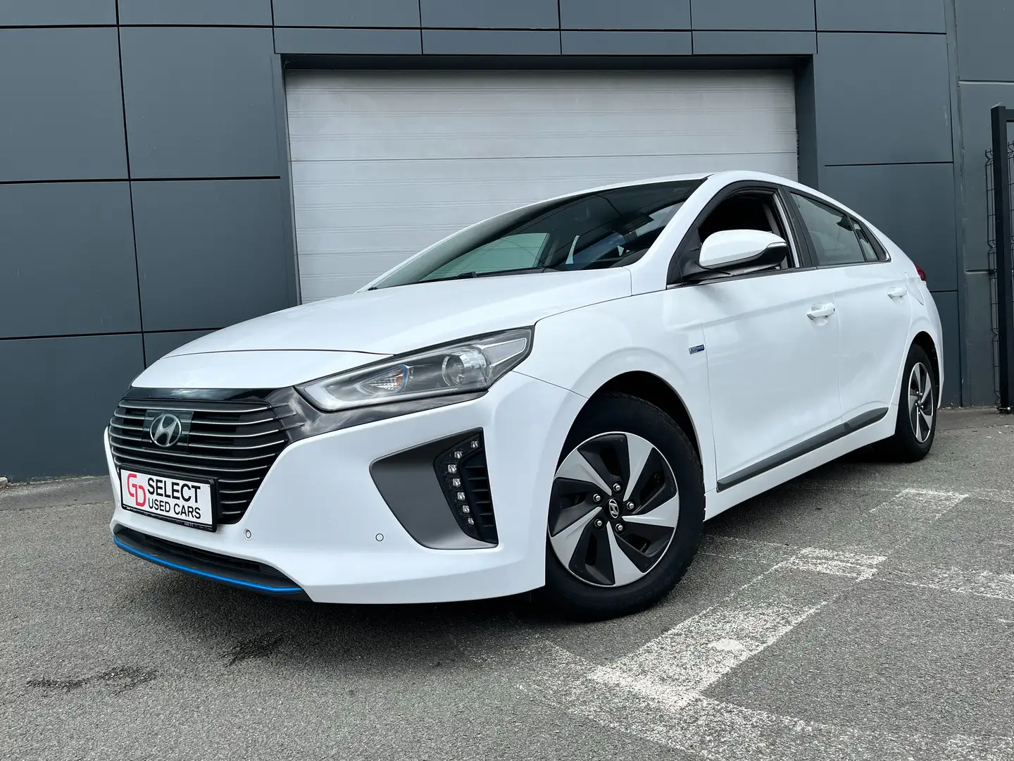Hyundai IONIQ 1.6 GDi HEV Executive ISG DCT Wit - 1