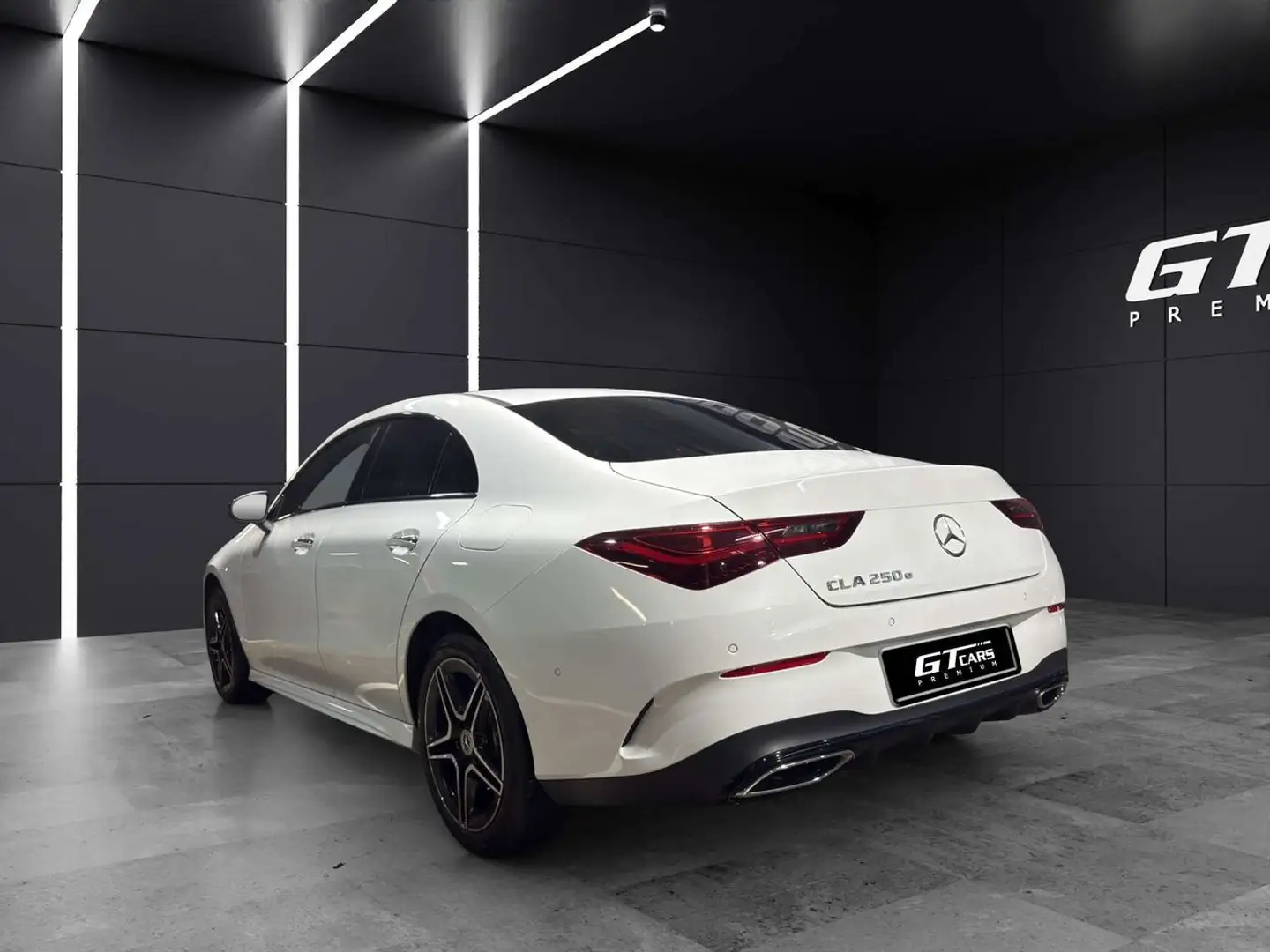 Mercedes-Benz CLA 45 AMG 250e Blanco - 2