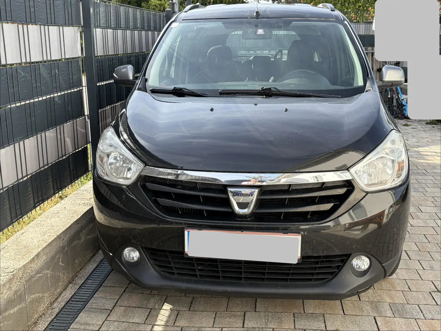 Dacia Lodgy Celebration dCi 90 S&S Schwarz - 2