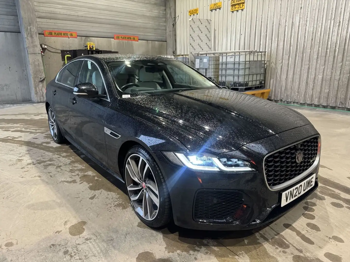 Jaguar XF RHD XF P300 HSE AWD 2.0L Turbo Gas 8-Spd AT 300bhp Fekete - 2