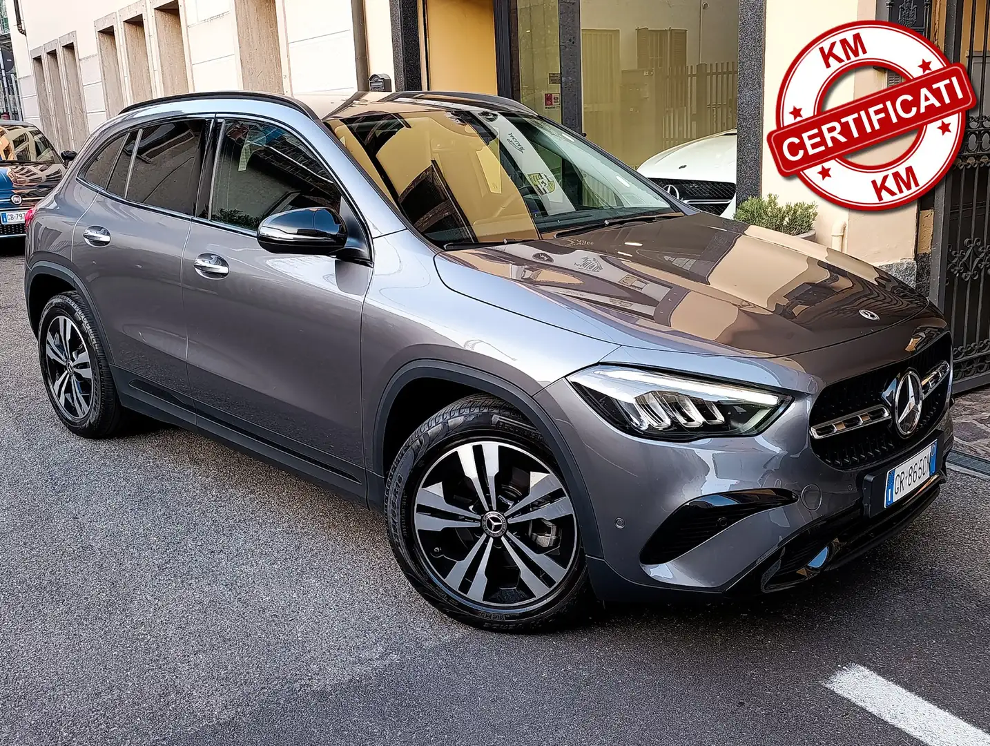Mercedes-Benz GLA 180 d Progressive advanced Plus Luci64 colori/telecam Grijs - 1
