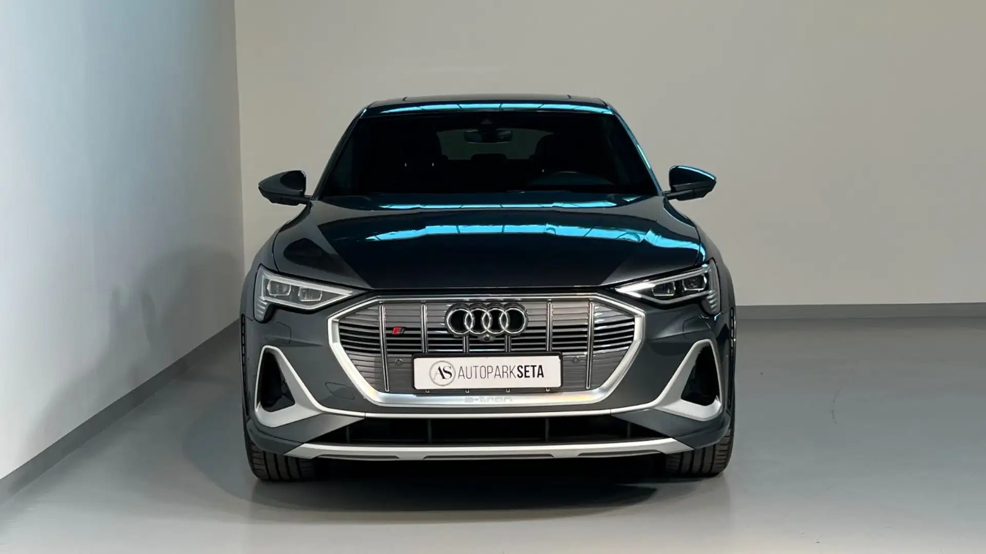 Audi e-tron S quattro 370kW AIR*PANO*AHK*AID*360°*B&O Grau - 2