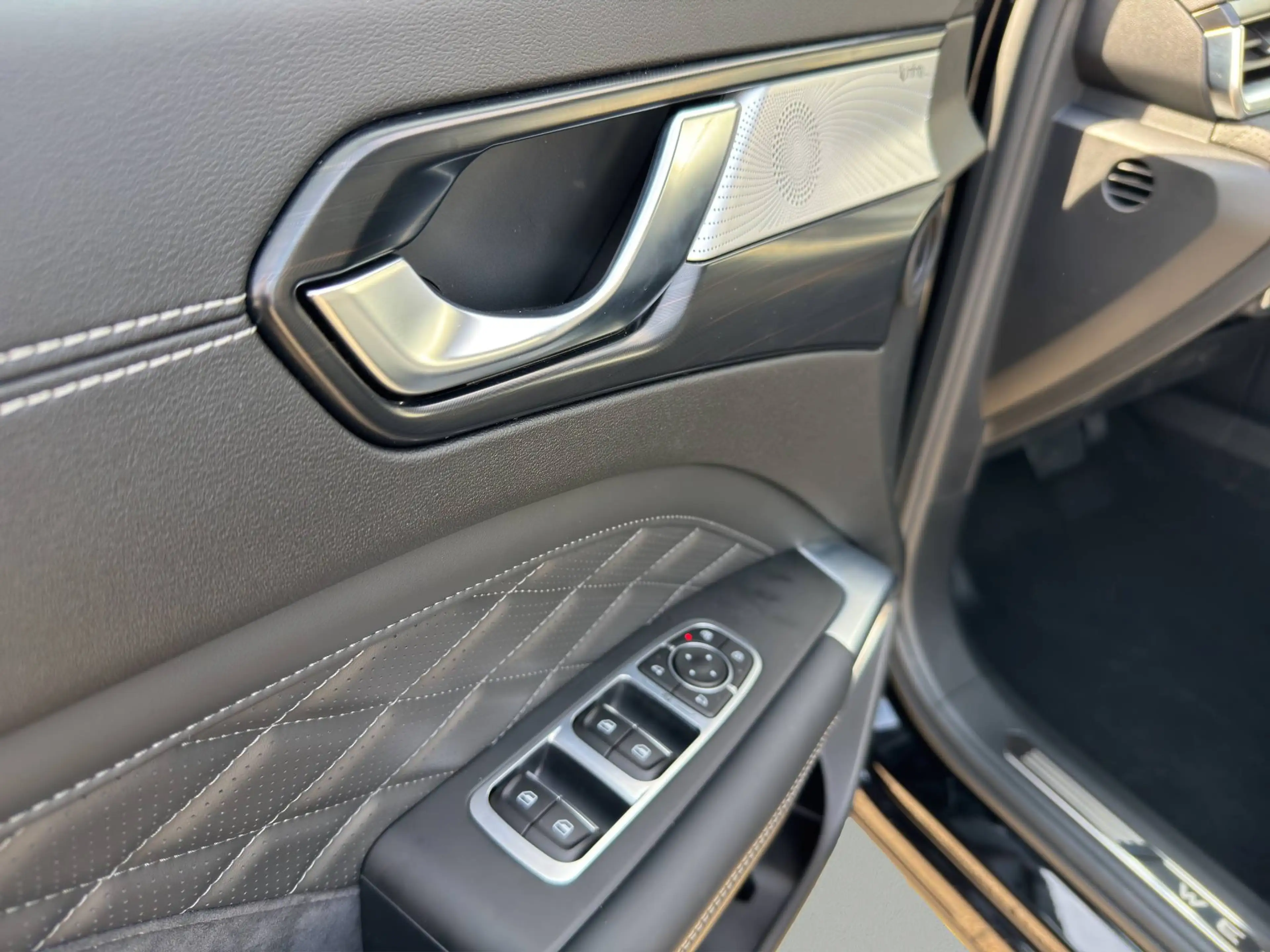 GWM WEY 03 Luxury 4WD mit SD / Winter-P. / 5 J G — photo 14