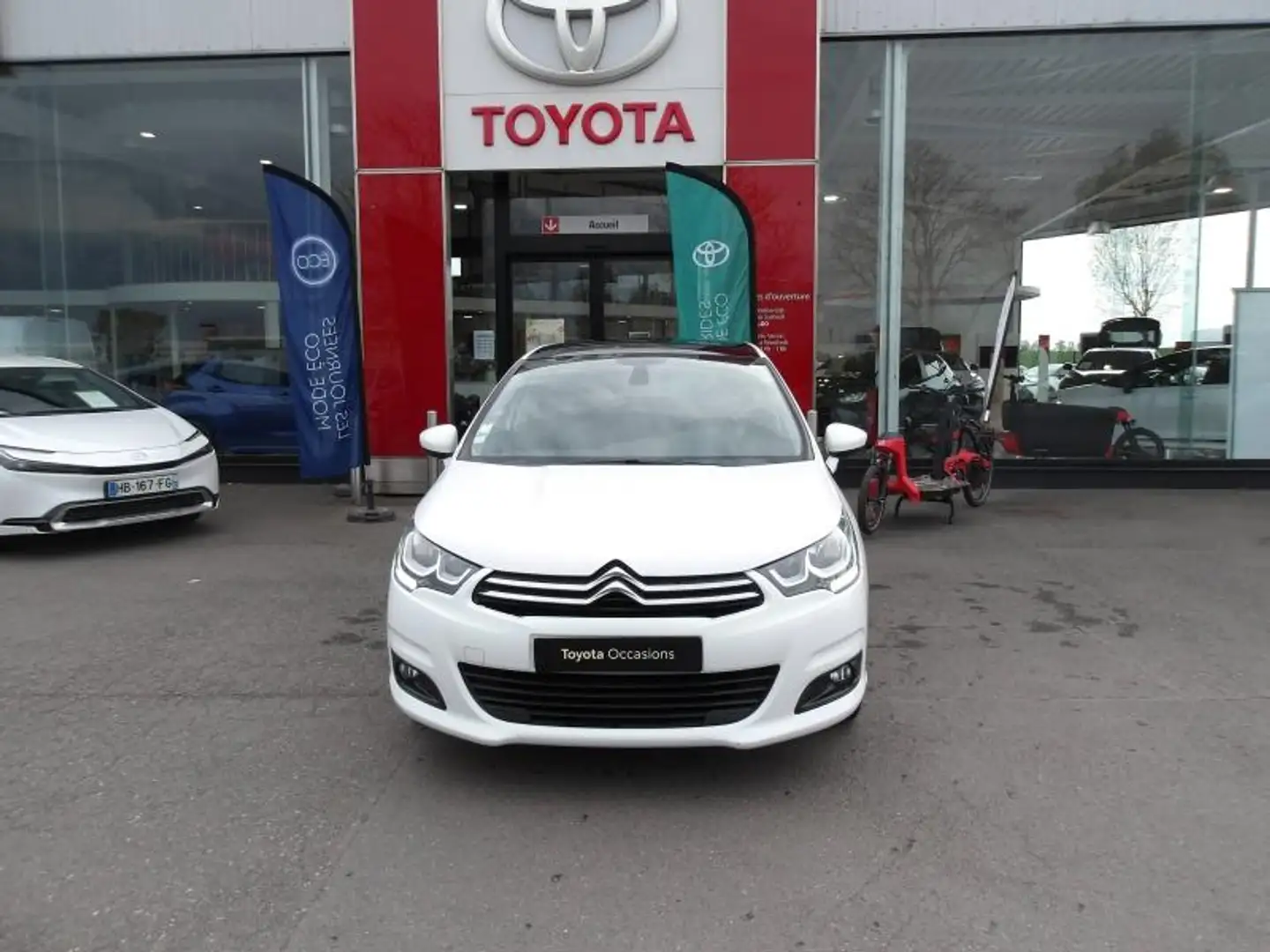 Citroen C4 PureTech 110ch Millenium Weiß - 2