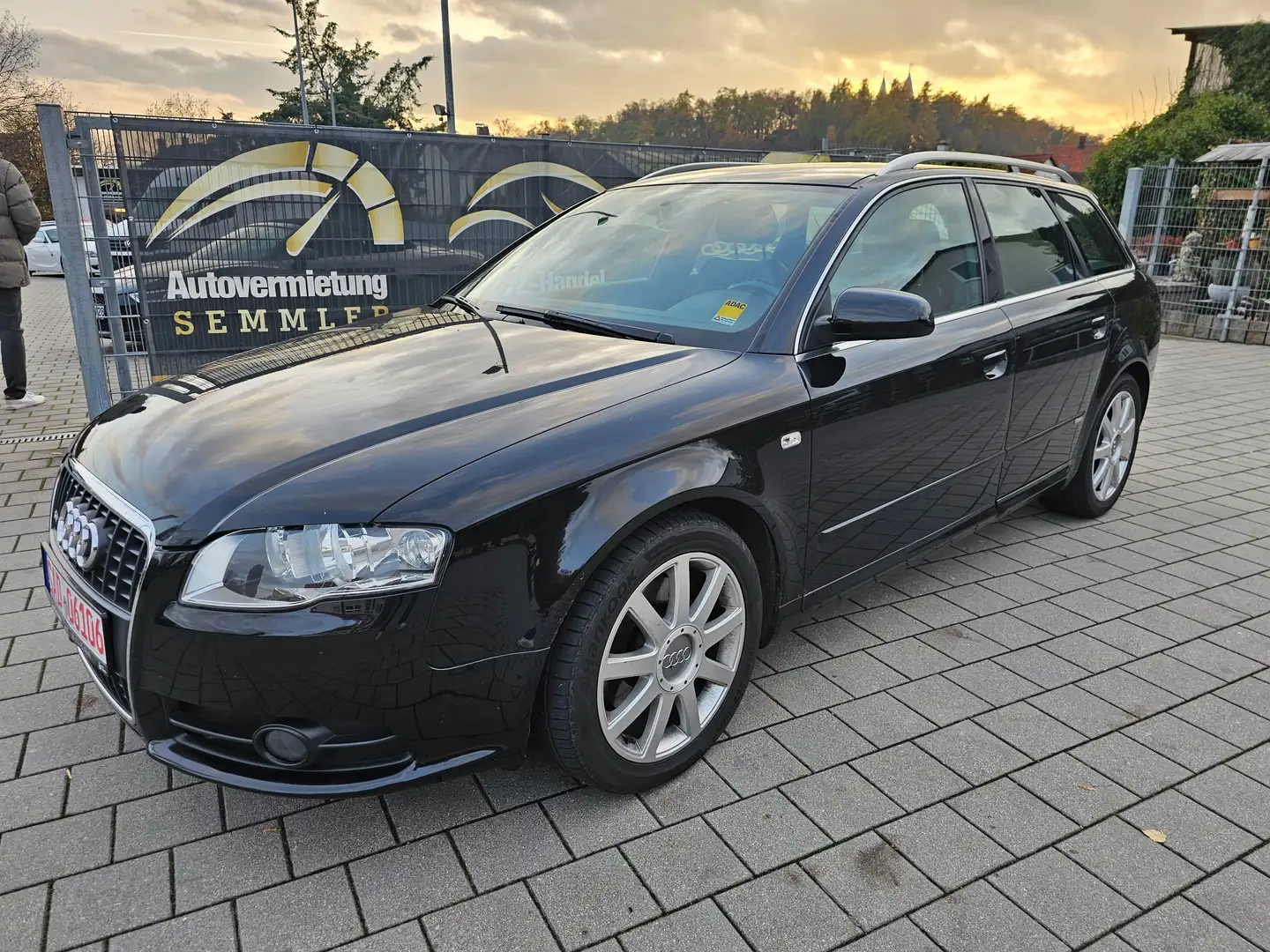Audi A4 2.0 TDI / S- Line / TÜV 11/26 Nero - 1