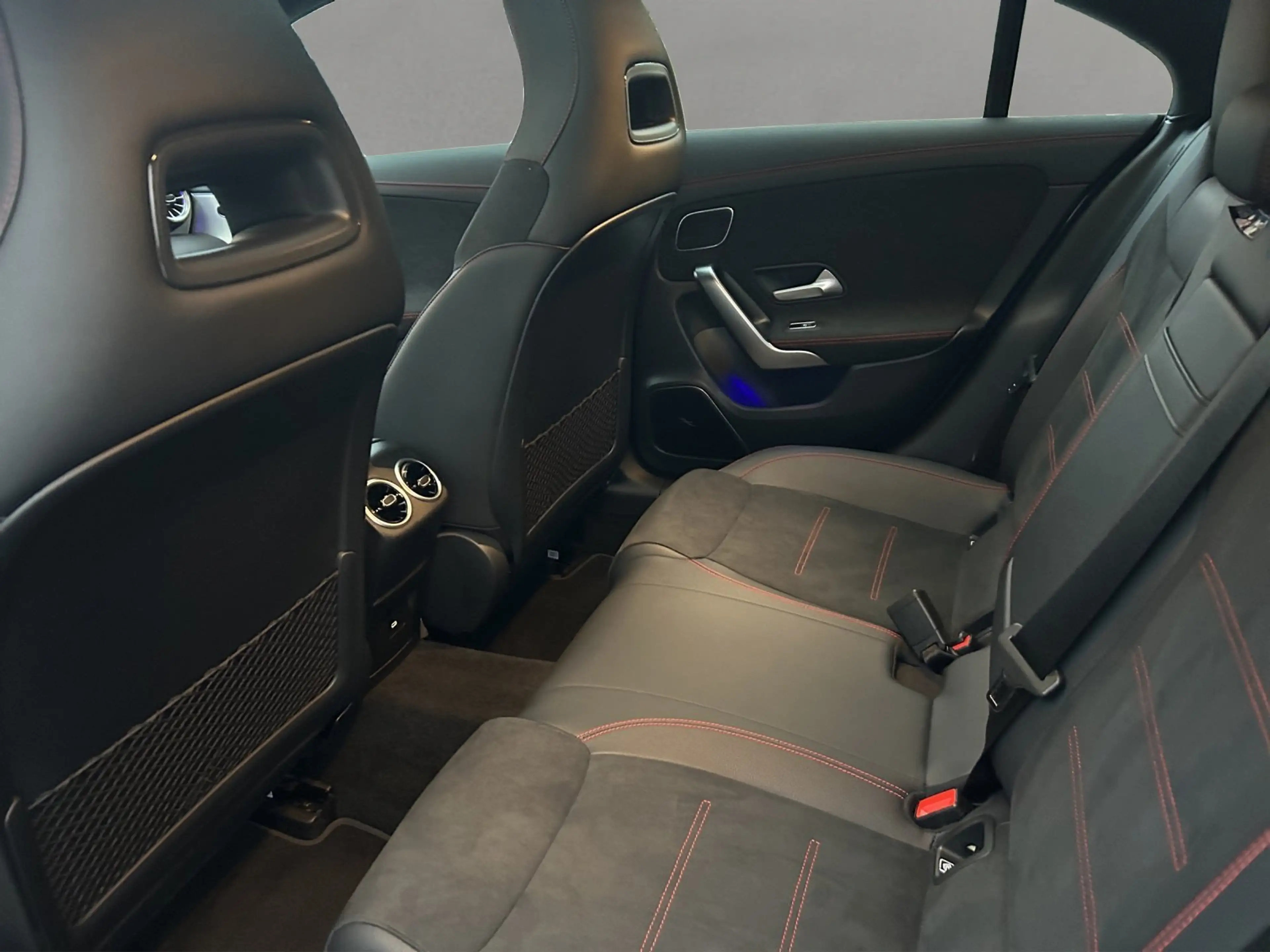 Mercedes-Benz CLA 200 CLA200 AMG Prem MLED Burme DAB KeyGo Pano Kamera — photo 8