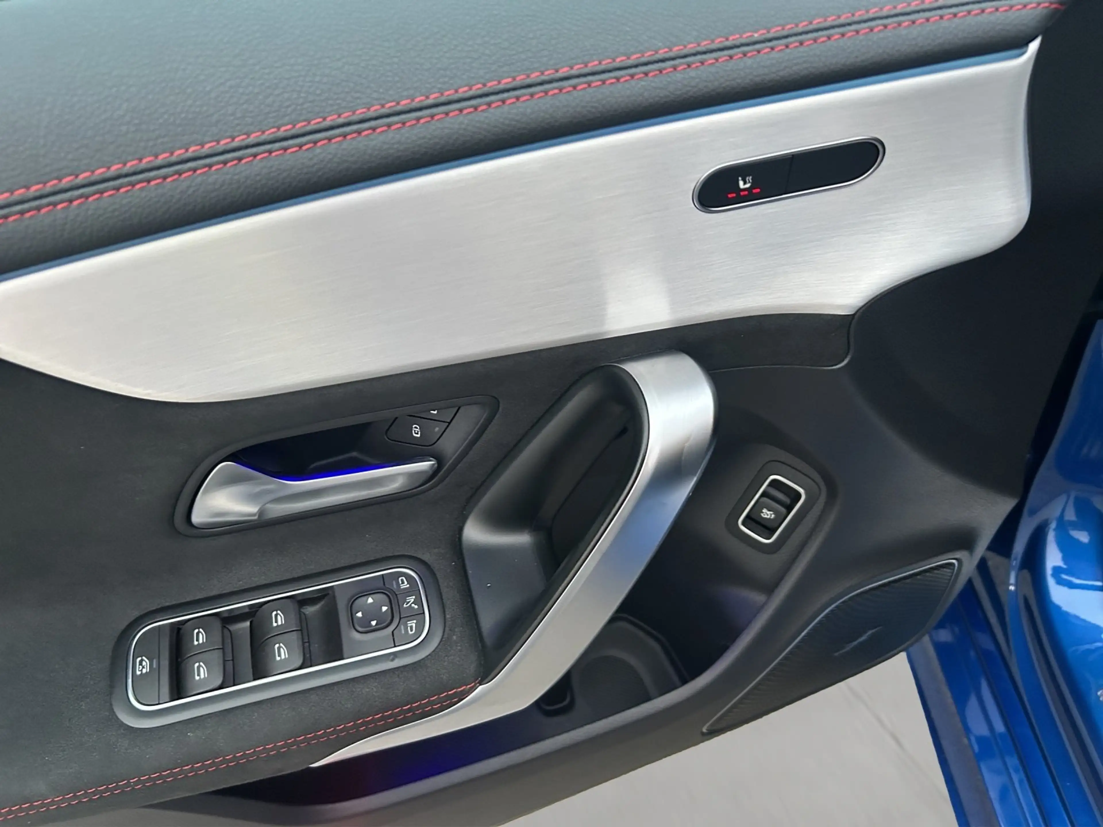 Mercedes-Benz CLA 200 CLA200 AMG Prem MLED Burme DAB KeyGo Pano Kamera — photo 12