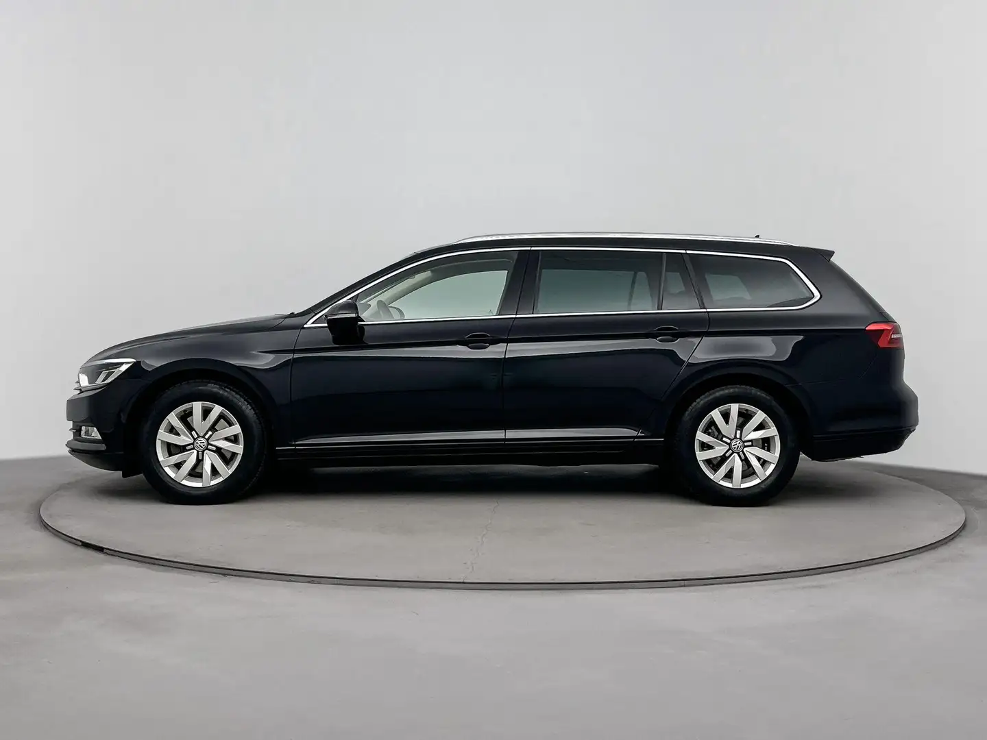 Volkswagen Passat Variant 1.4 TSI Comfortline Business | Automaat | Navigati Zwart - 2