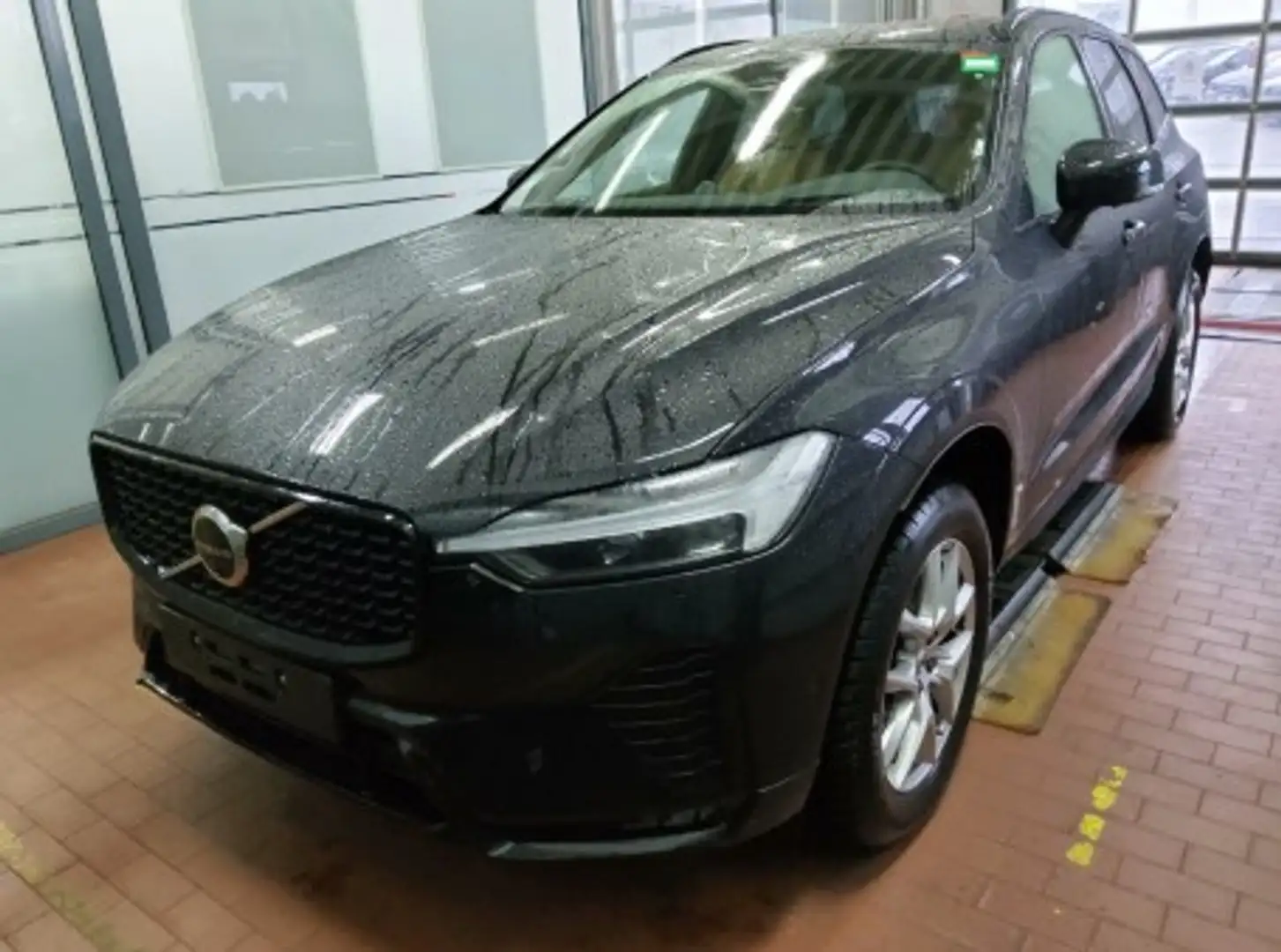 Volvo XC60 B5 AWD  Ultra Dark+MASSAGE+AHK+LEDER+PANO+ Schwarz - 2