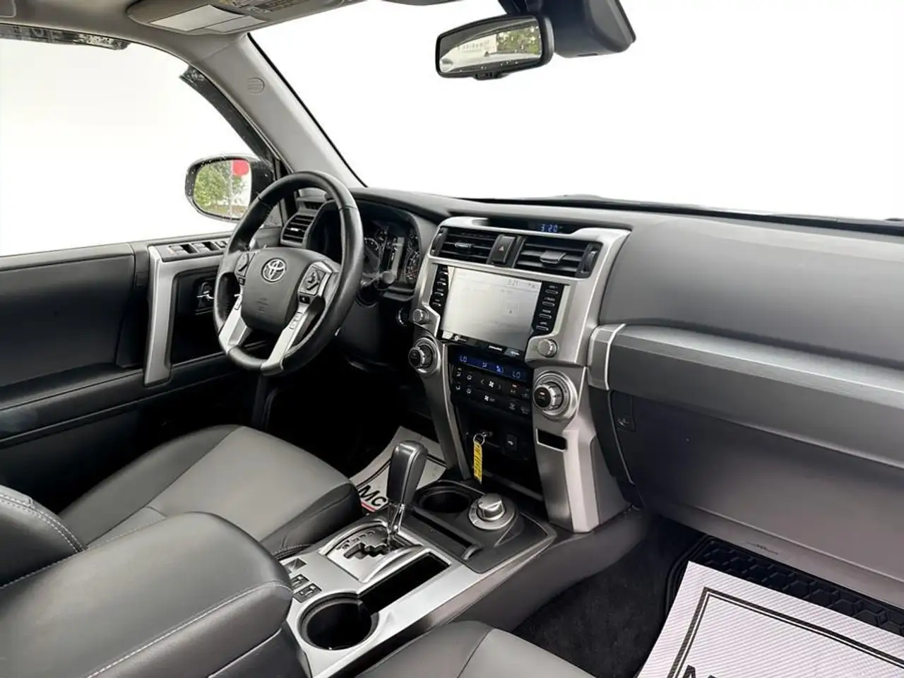 Toyota 4-Runner снимка Toyota 4-Runner