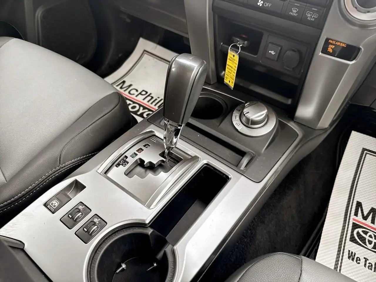 Toyota 4-Runner снимка Toyota 4-Runner