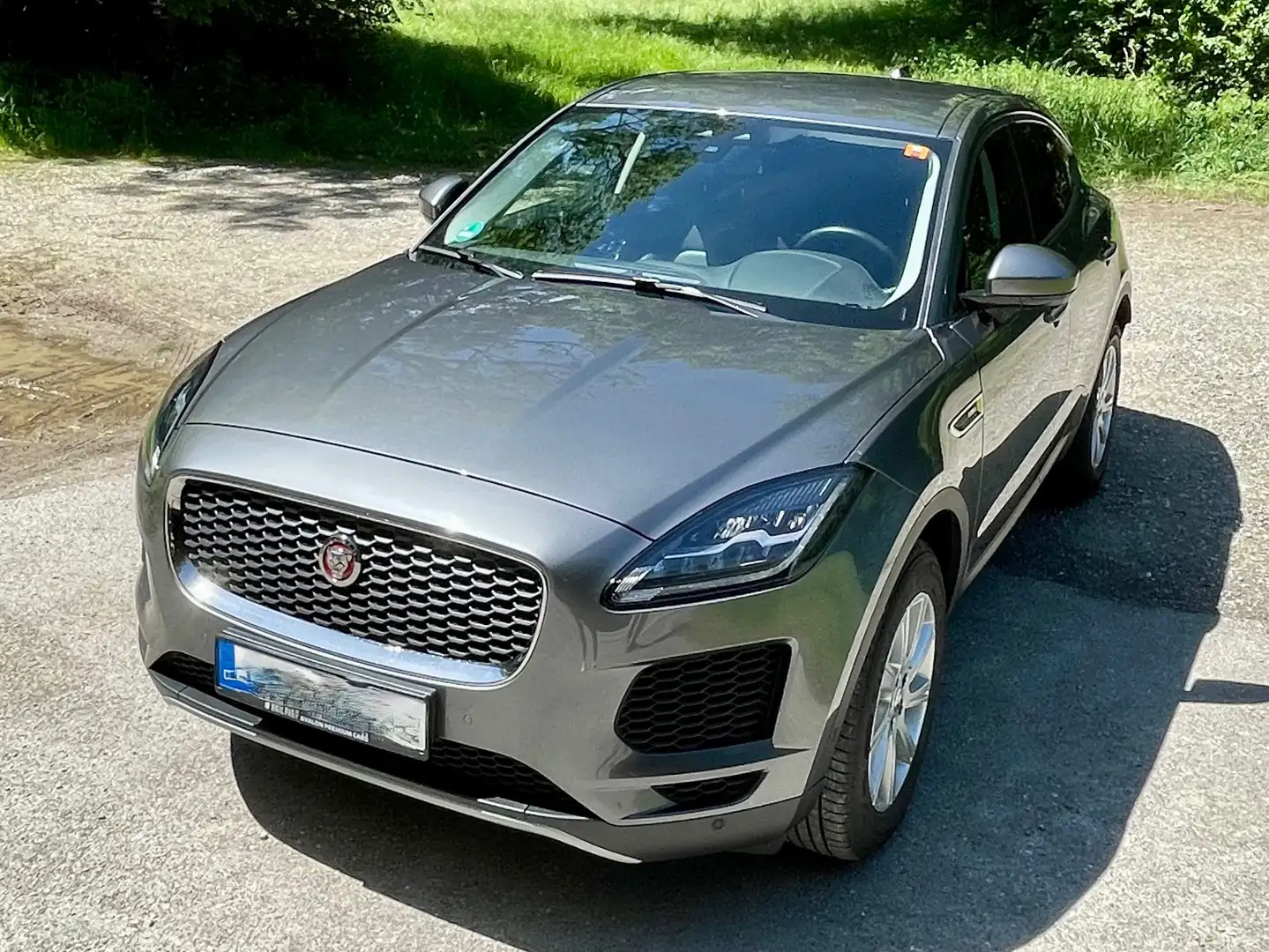 Jaguar E-Pace D150 S 4WD Aut. LED/NAVI/LEDER/AHK/WR-SR+TÜVneu Grau - 1