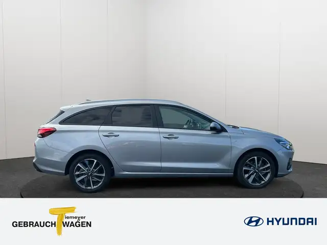 Hyundai i30 view 4