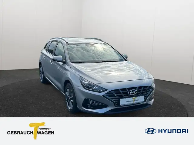 Hyundai i30 view 3