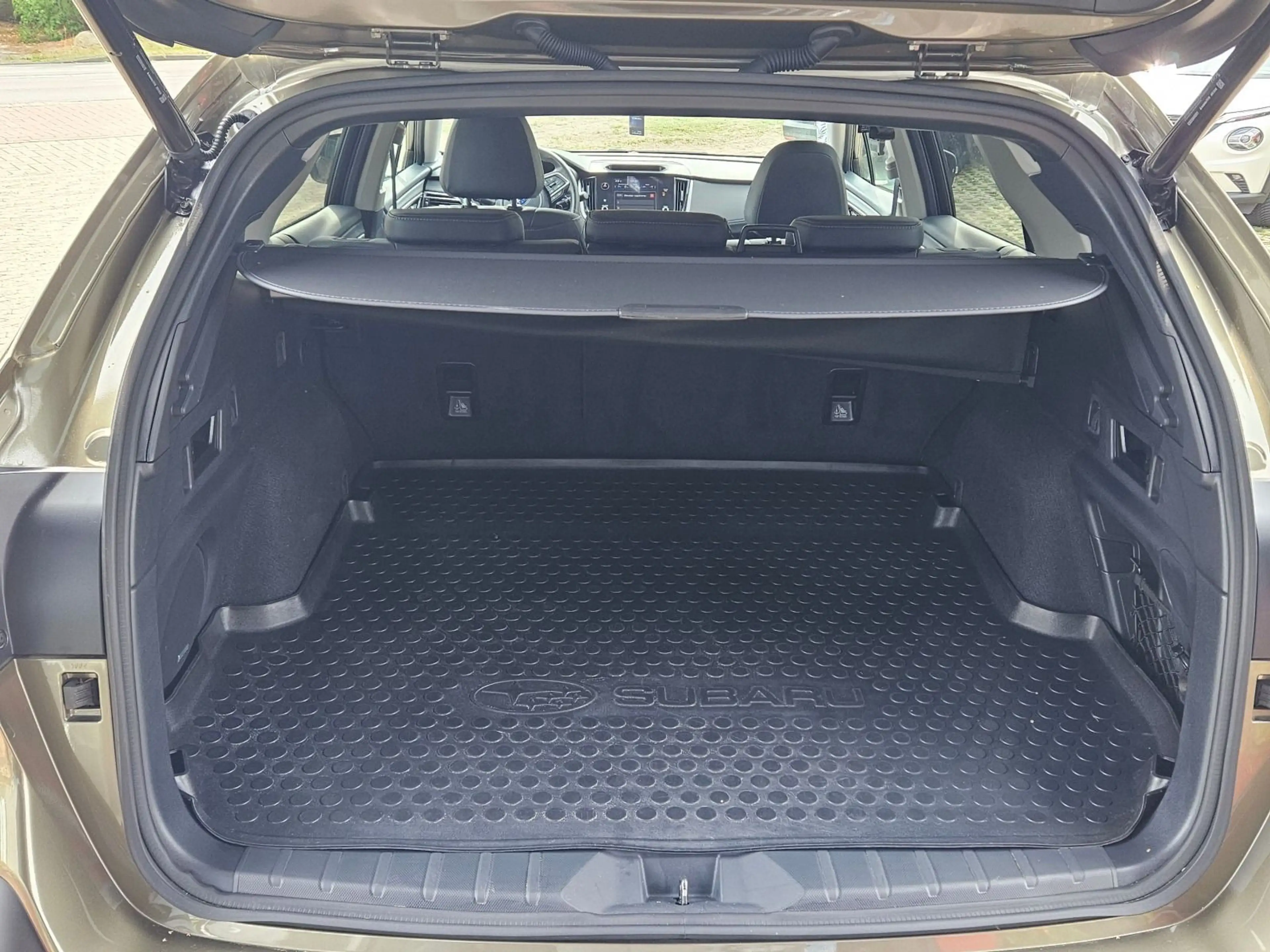 Subaru OUTBACK Outback 2.5i Platinum AT — photo 8