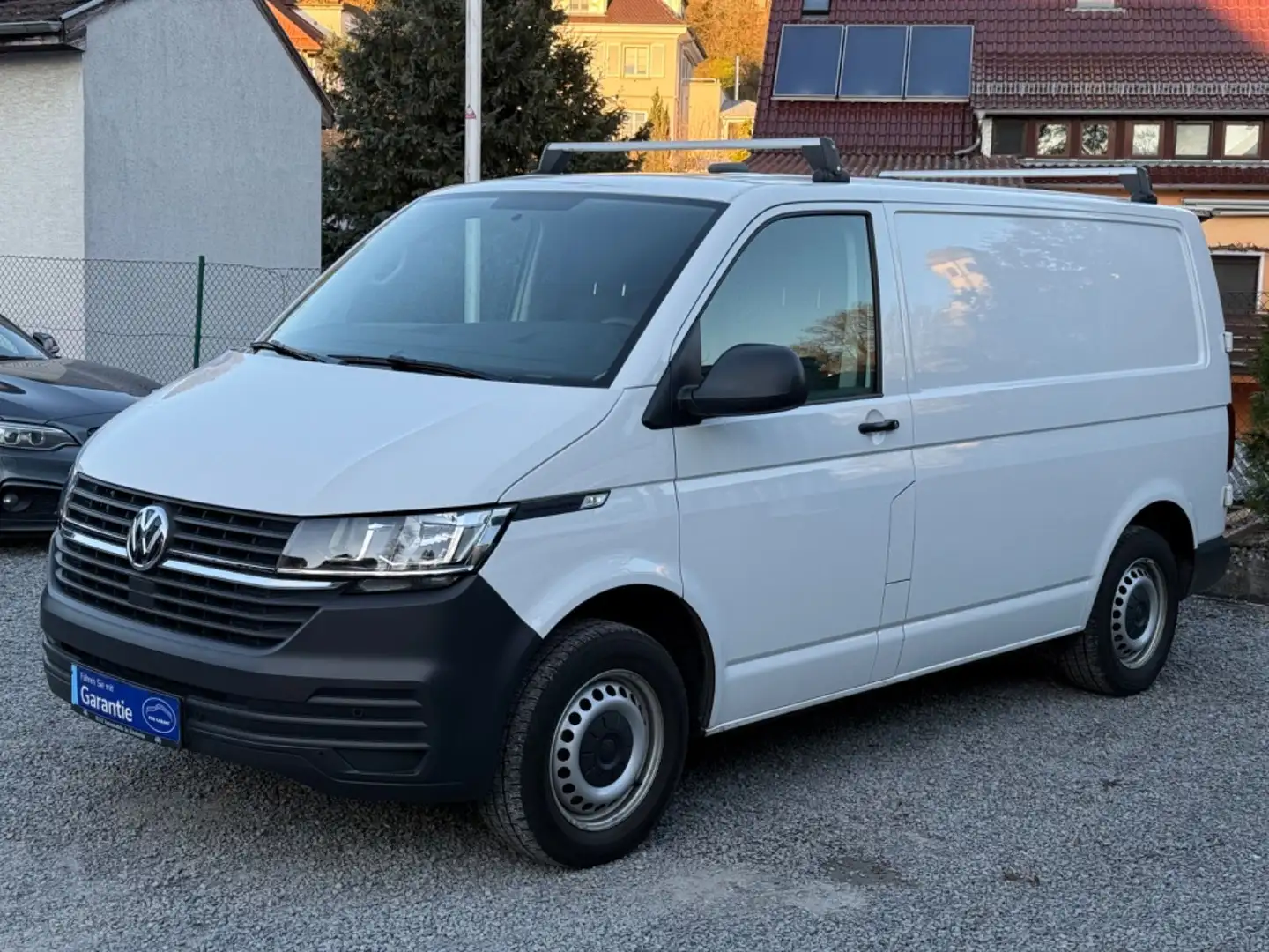 Volkswagen T6.1 KLIMA AHK PDC REGALSYSTEM SORTIMO DACHLÜFT- Weiß - 1
