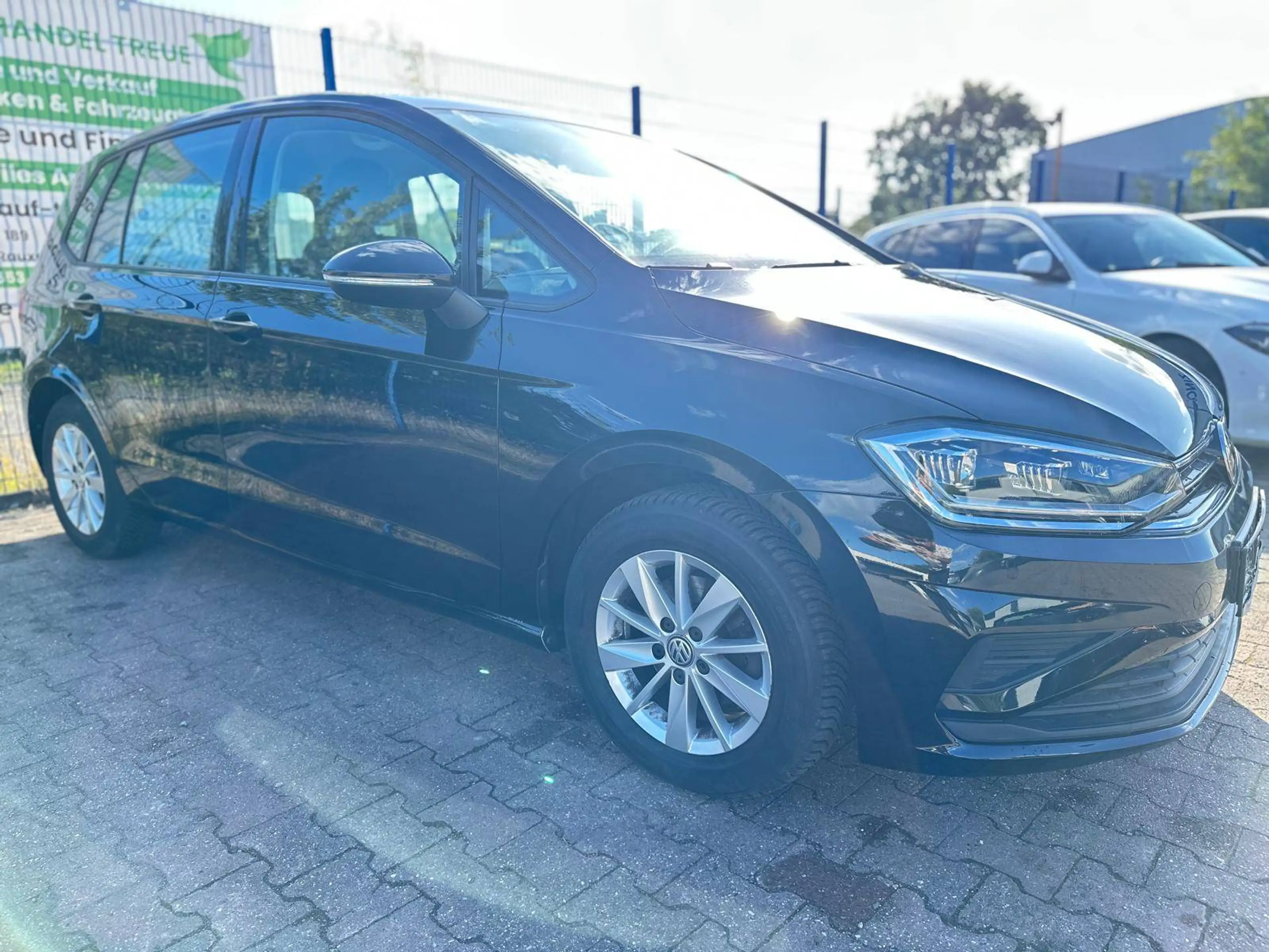 Volkswagen Golf Sportsvan Trendline — photo 3
