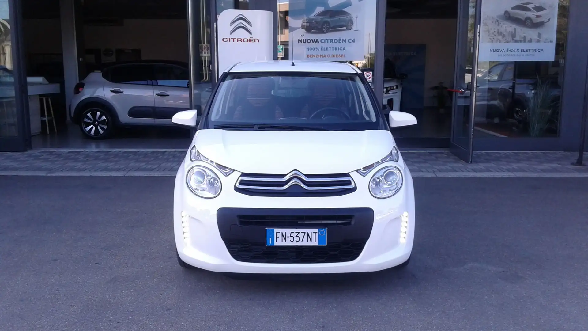 Citroen C1 C1 VTi 68 ETG 5 porte Feel Bianco - 2