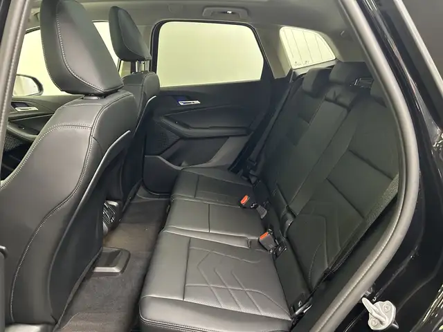 BMW 2 Series view 14