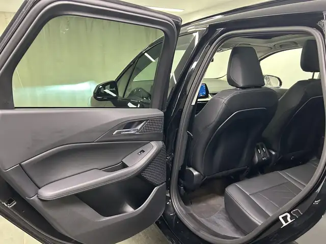 BMW 2 Series view 13