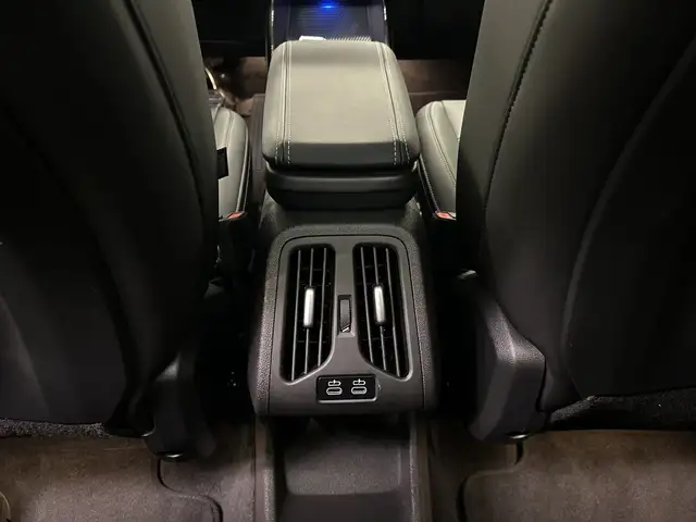 BMW 2 Series view 15