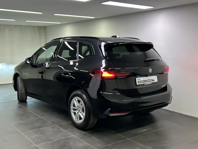 BMW 2 Series view 3