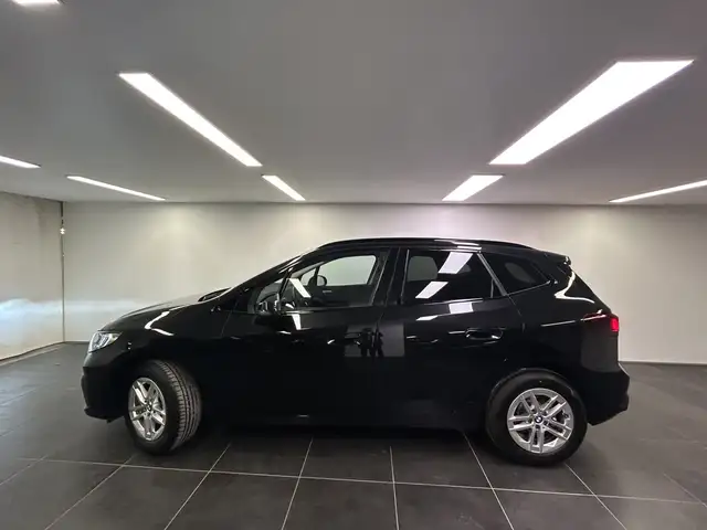BMW 2 Series view 2