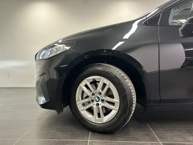 BMW 2 Series view 8