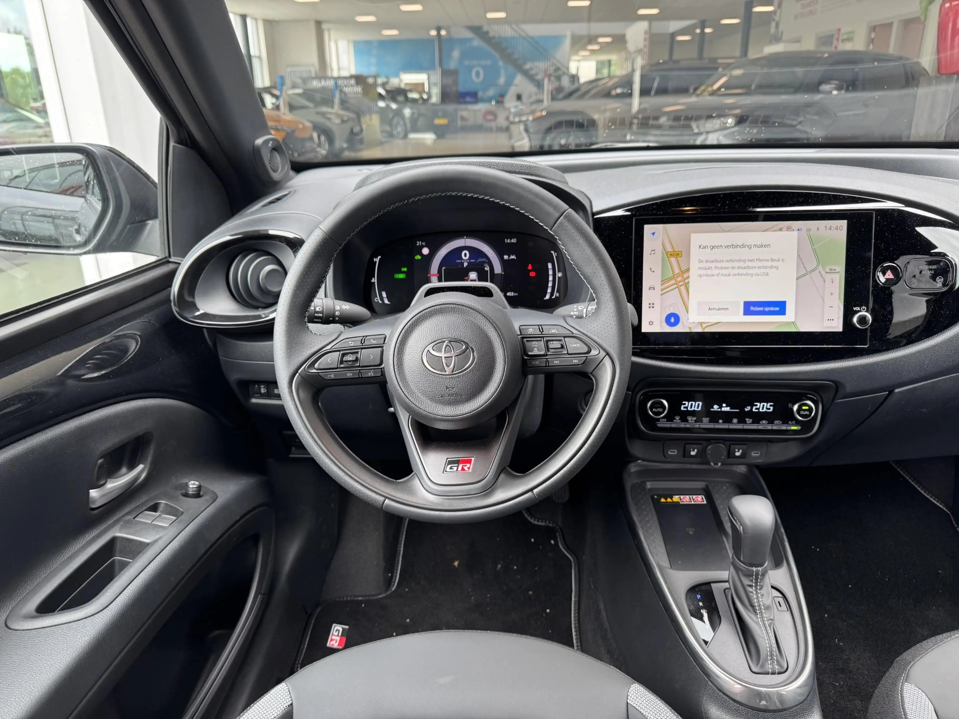 Toyota Aygo X Hybrid 115 GR Sport Black Edition Rode remklauwen — photo 9