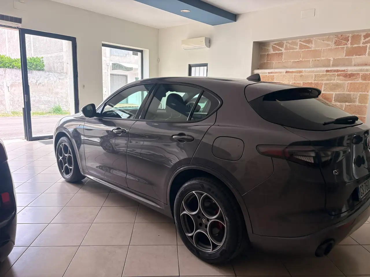 Alfa Romeo Stelvio 2023