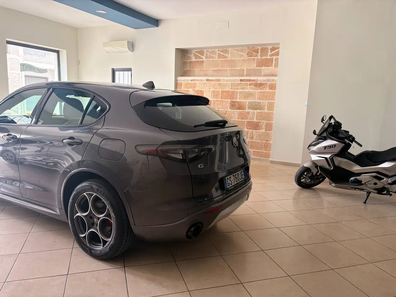 Alfa Romeo Stelvio 2023