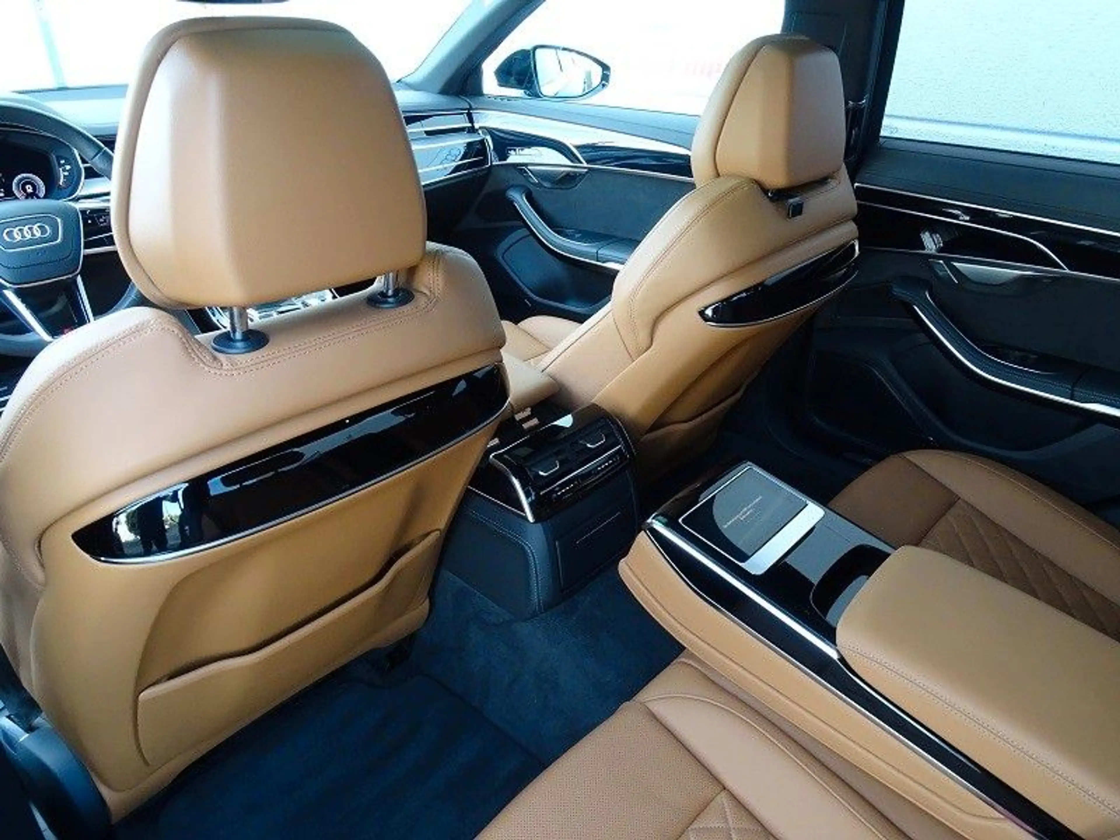 Audi A8 50 TDI S Line Plus quattro / B & O — photo 15