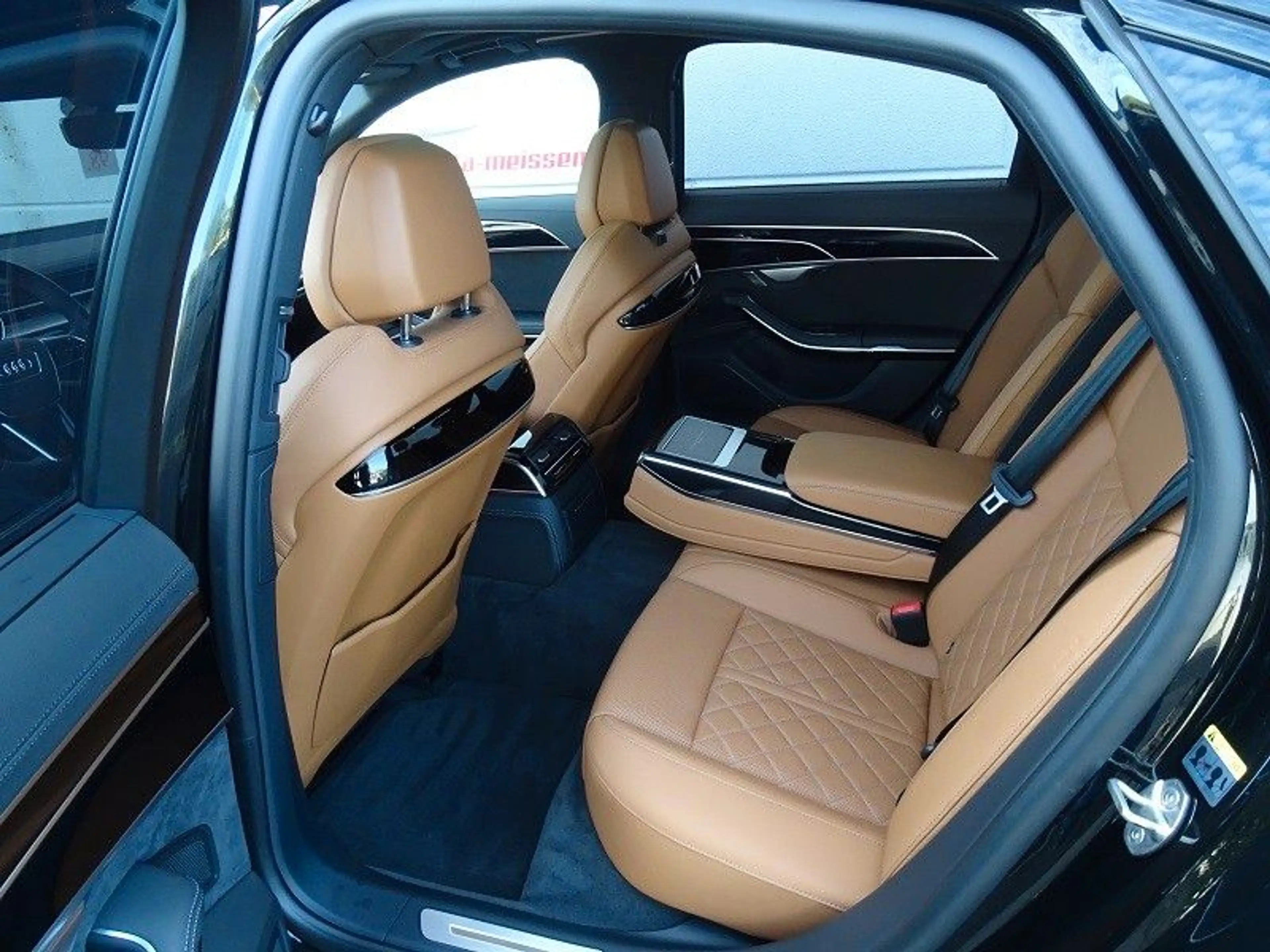 Audi A8 50 TDI S Line Plus quattro / B & O — photo 14