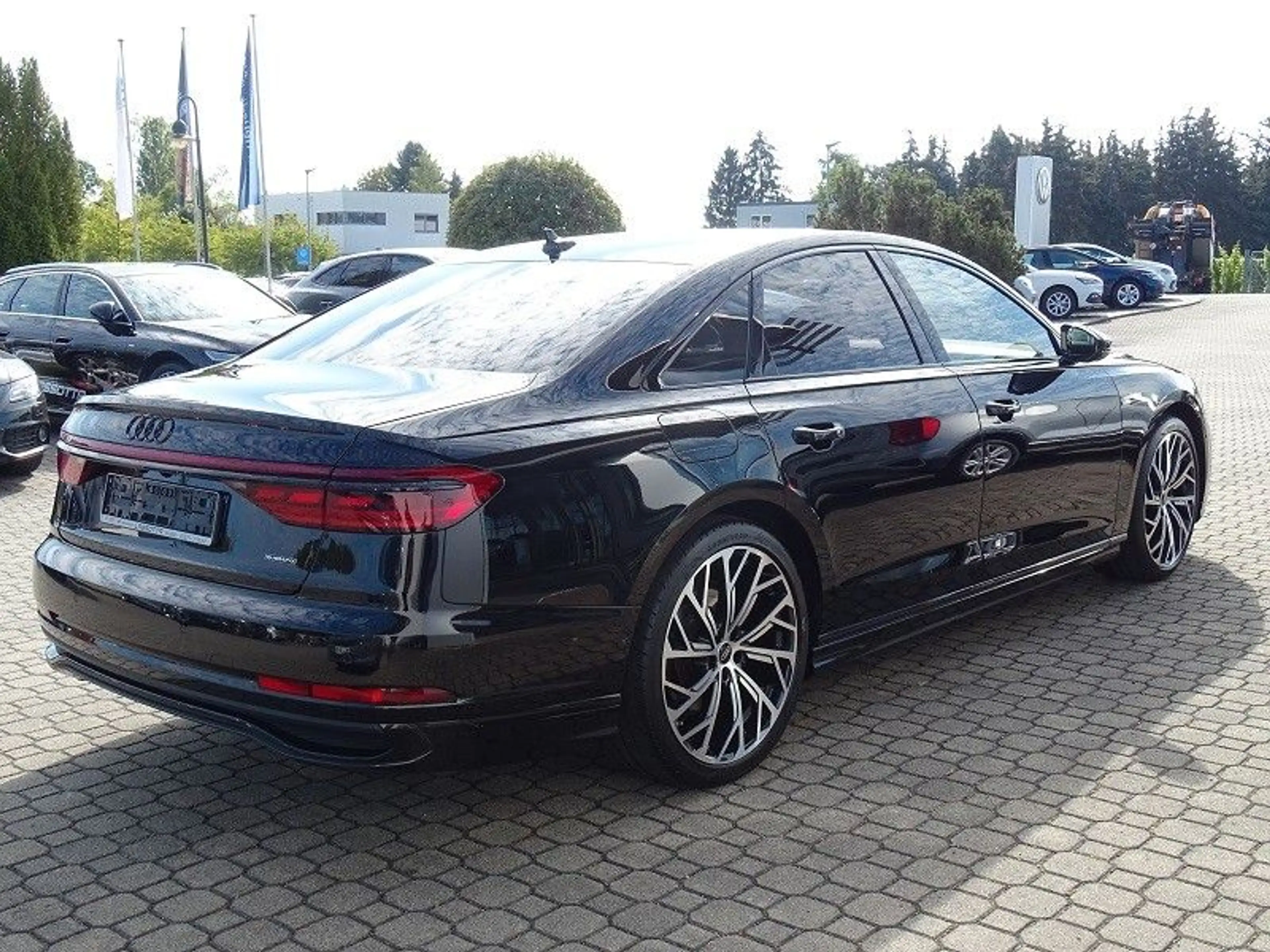 Audi A8 50 TDI S Line Plus quattro / B & O — photo 7