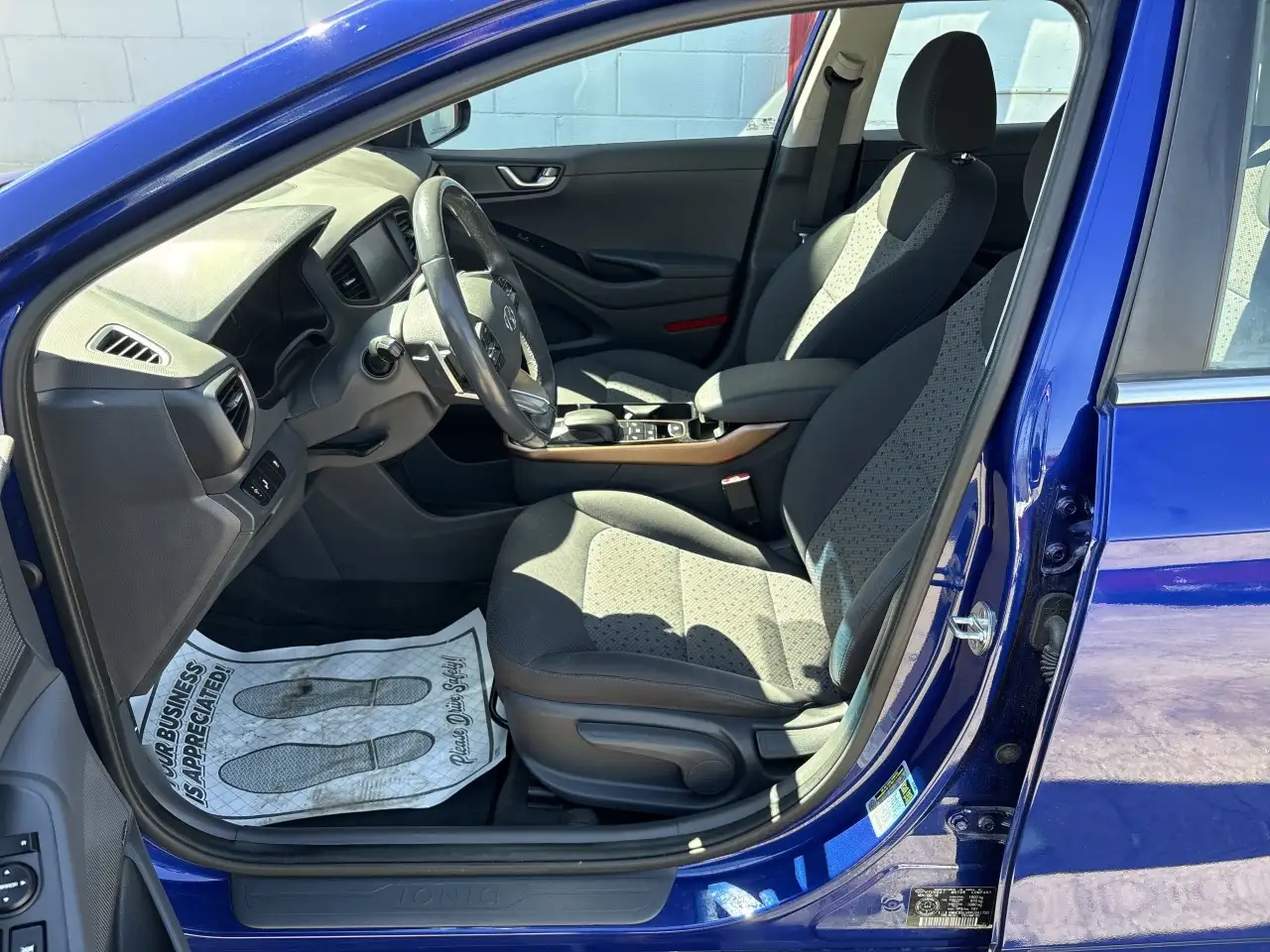 Hyundai IONIQ снимка Hyundai IONIQ