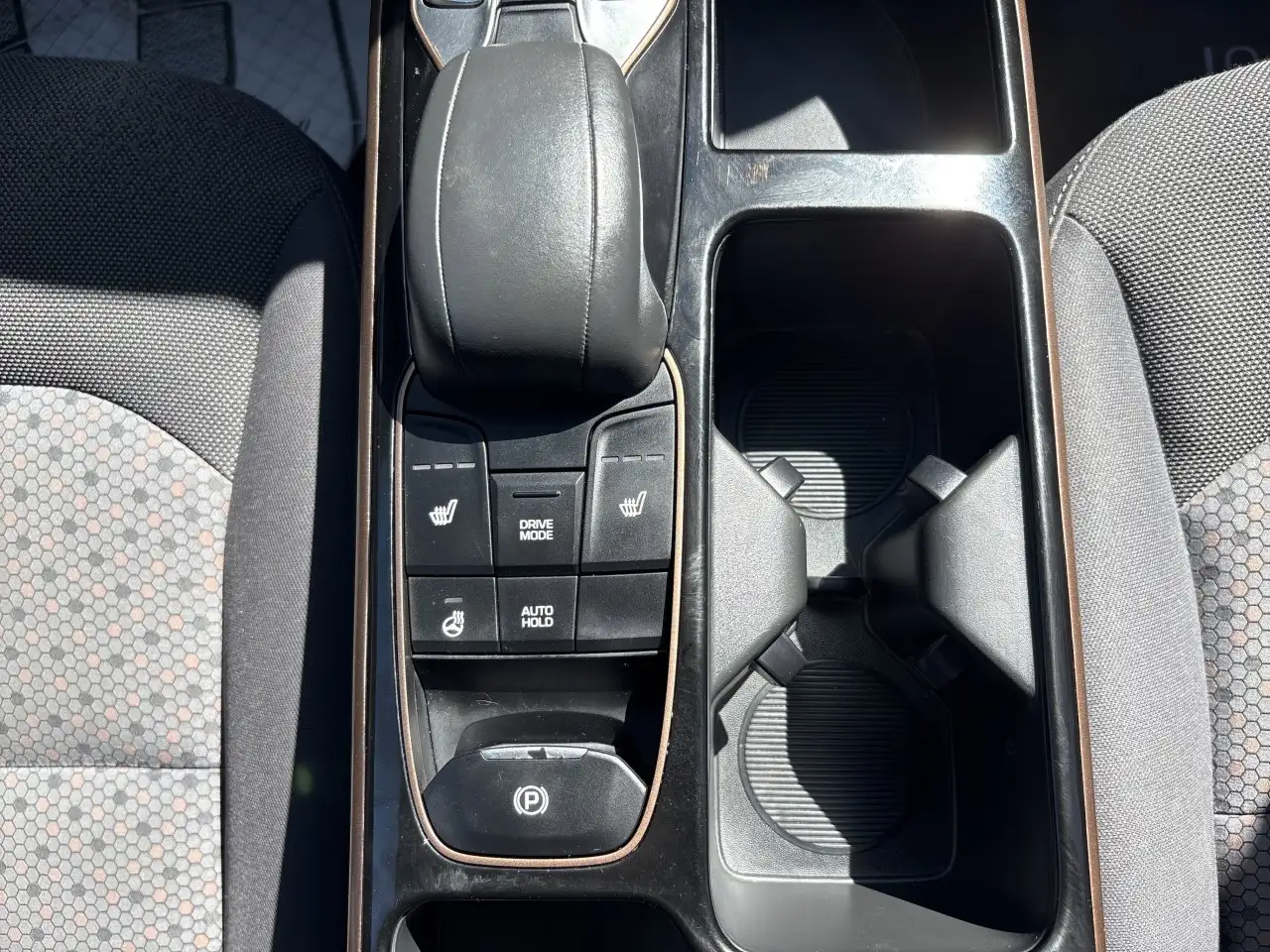 Hyundai IONIQ снимка Hyundai IONIQ